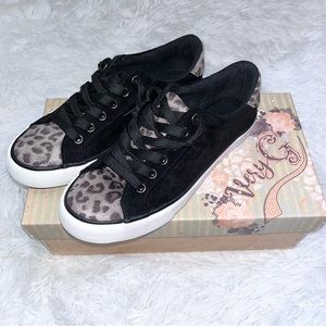 VERY G Solstice Black Leopard Lace Up Sneakers 6.5